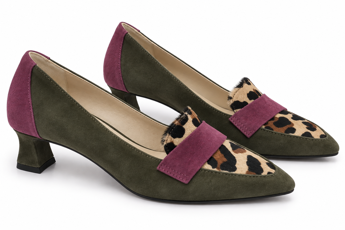 Zapatos Salón Mocasín Ante Kaki y Pelo Leopardo - TOÑITAS